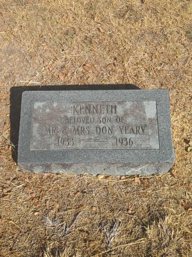 Kenneth Yeary's grave. Photo 2