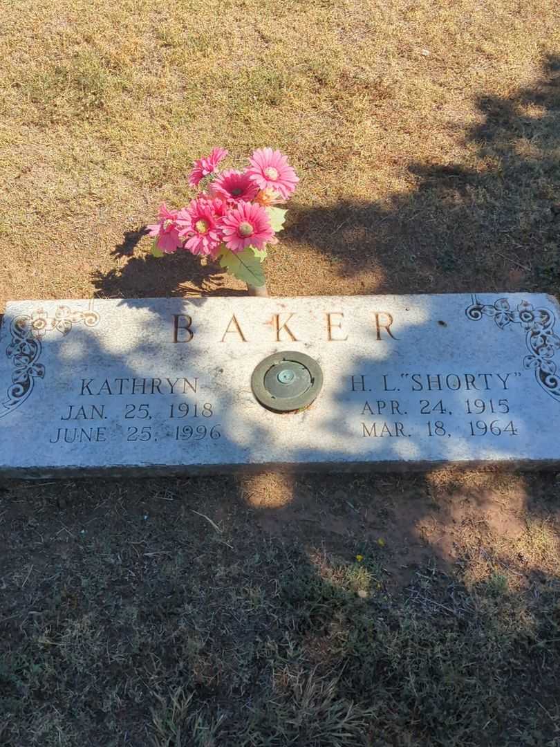 H. L. "Shorty" Baker's grave. Photo 1