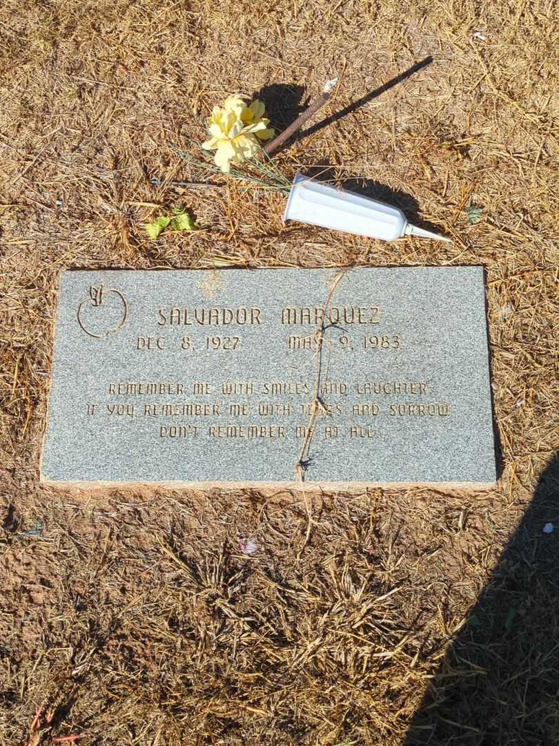 Salvador Marquez's grave. Photo 1