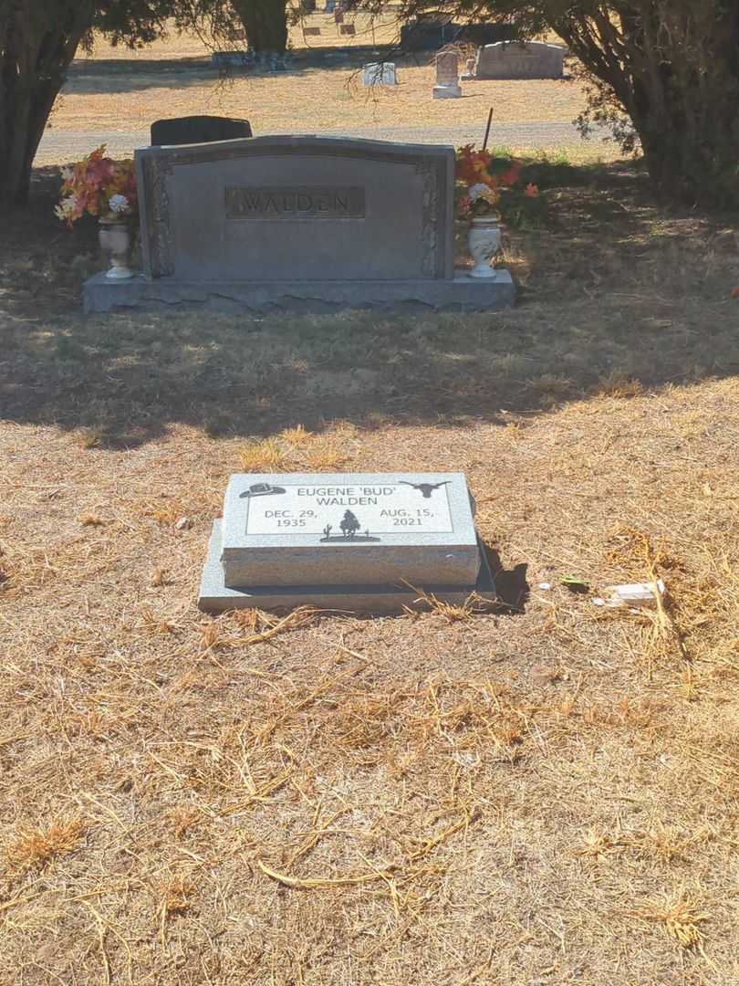 Eugene "Bud" Walden's grave. Photo 1
