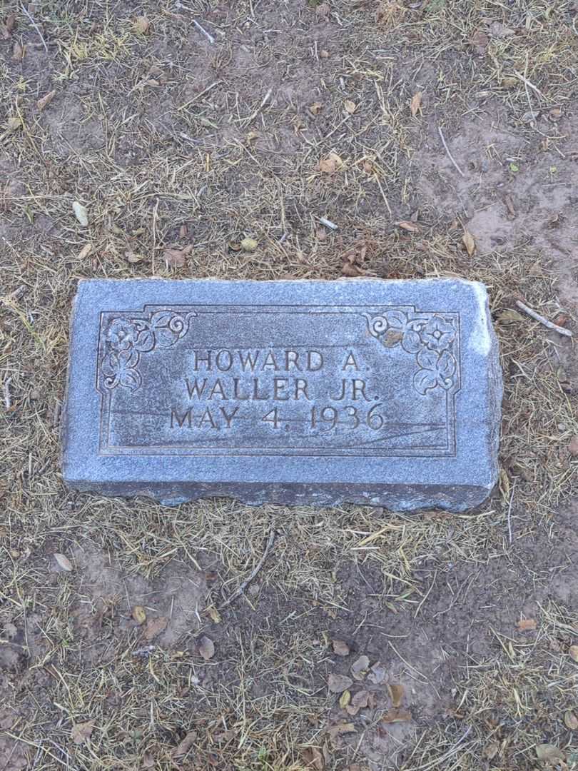 Howard A. Waller Junior's grave. Photo 2