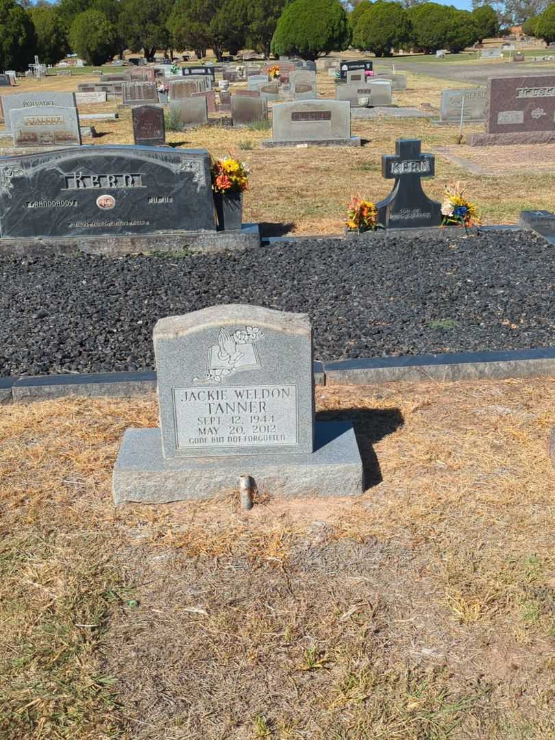 Jackie Weldon Tanner's grave. Photo 2