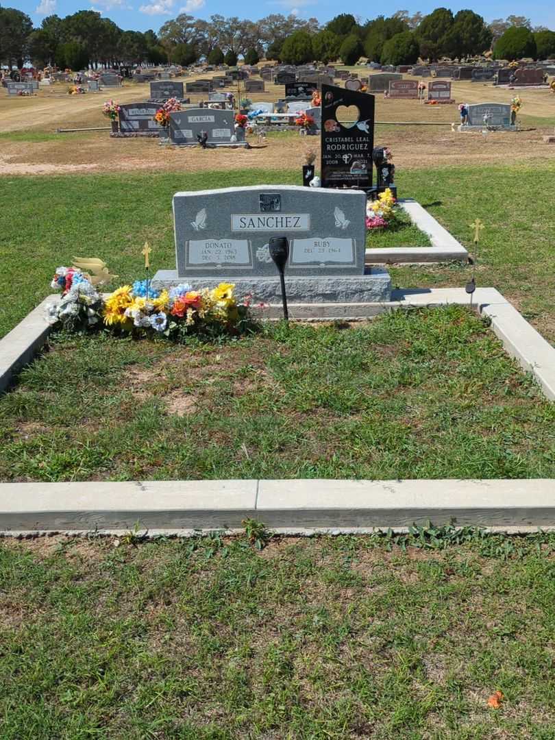 Donato "Donnie" Sanchez's grave. Photo 2