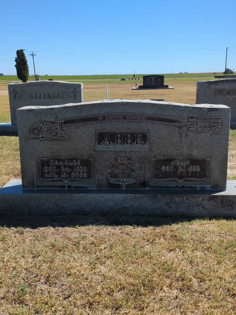 Jean Abbe's grave. Photo 1