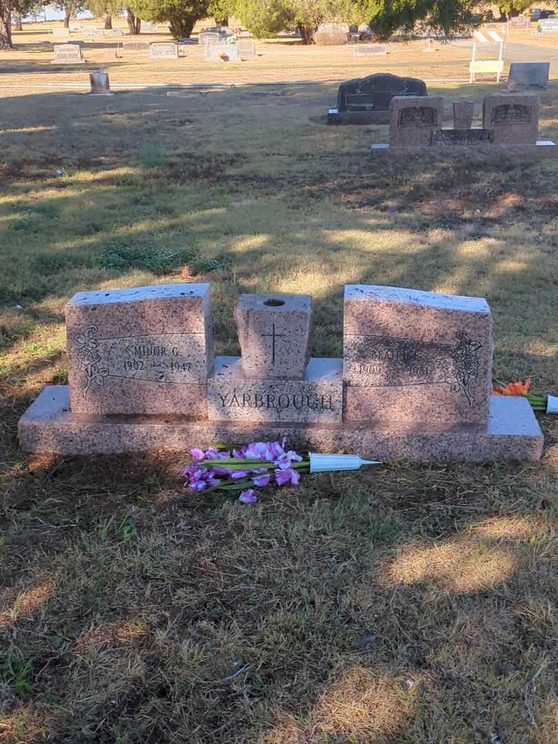 Minor G. Yarbrough's grave. Photo 1