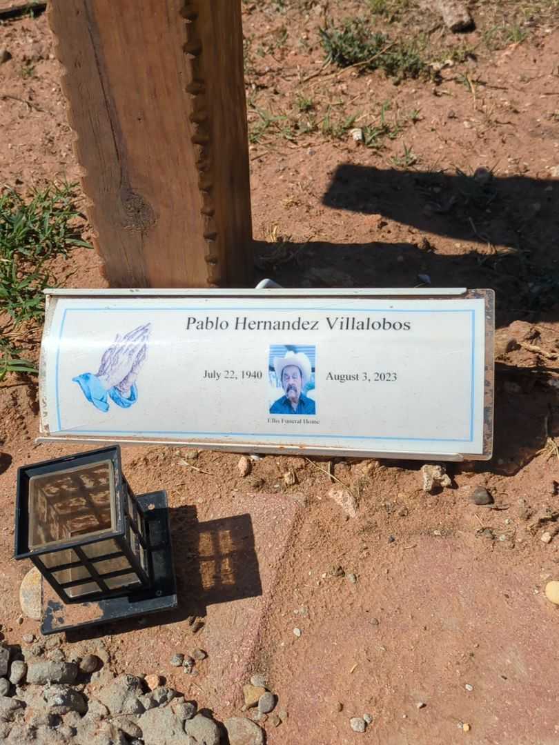 Pablo Hernandez Villalobos's grave. Photo 1