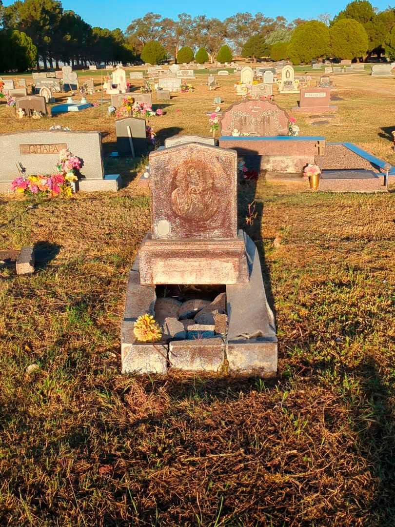 Lenora Morin Zapata's grave. Photo 2