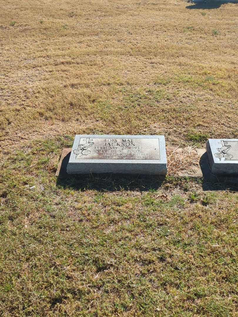 Lois Mae Jackson's grave. Photo 2