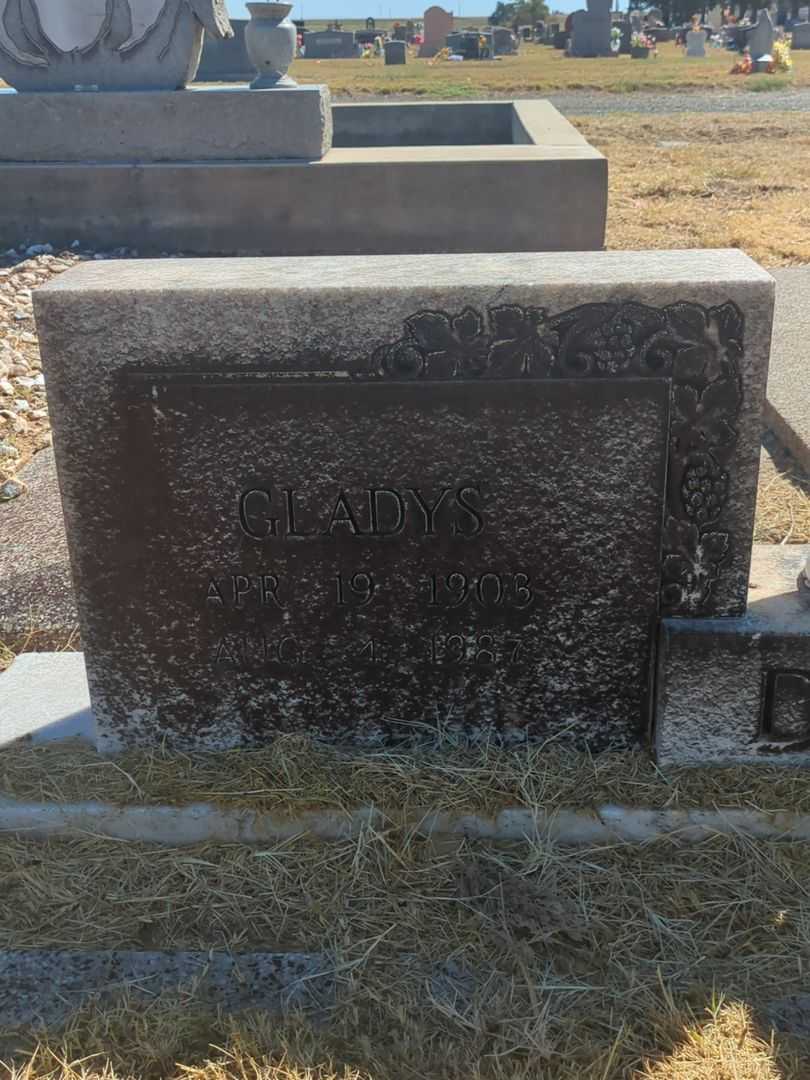 Gladys Lackey Davis's grave. Photo 3