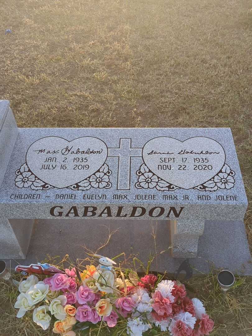 Sarah Paiz Gabaldon's grave. Photo 1