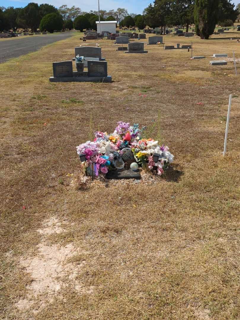 Salena "Binka" Quezada's grave. Photo 2