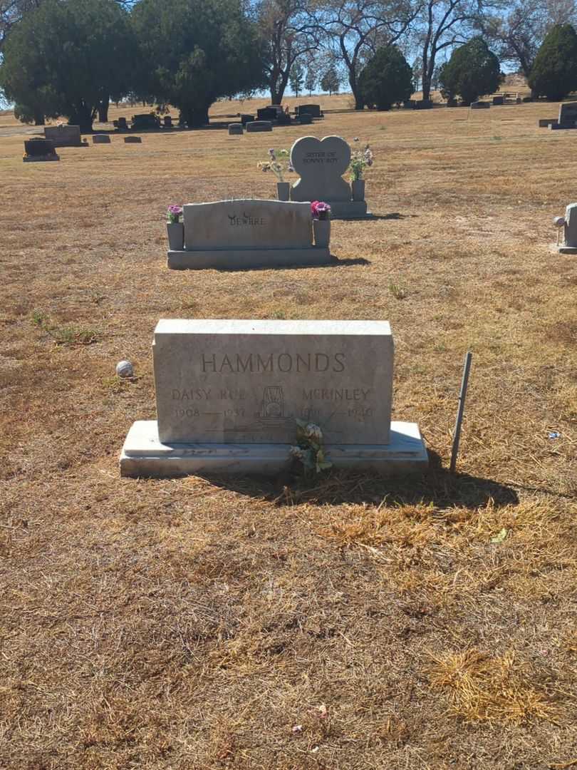 Daisy Rue Hammonds's grave. Photo 1