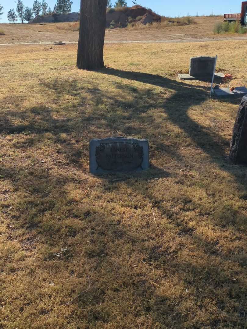 Ernest Patterson's grave. Photo 1