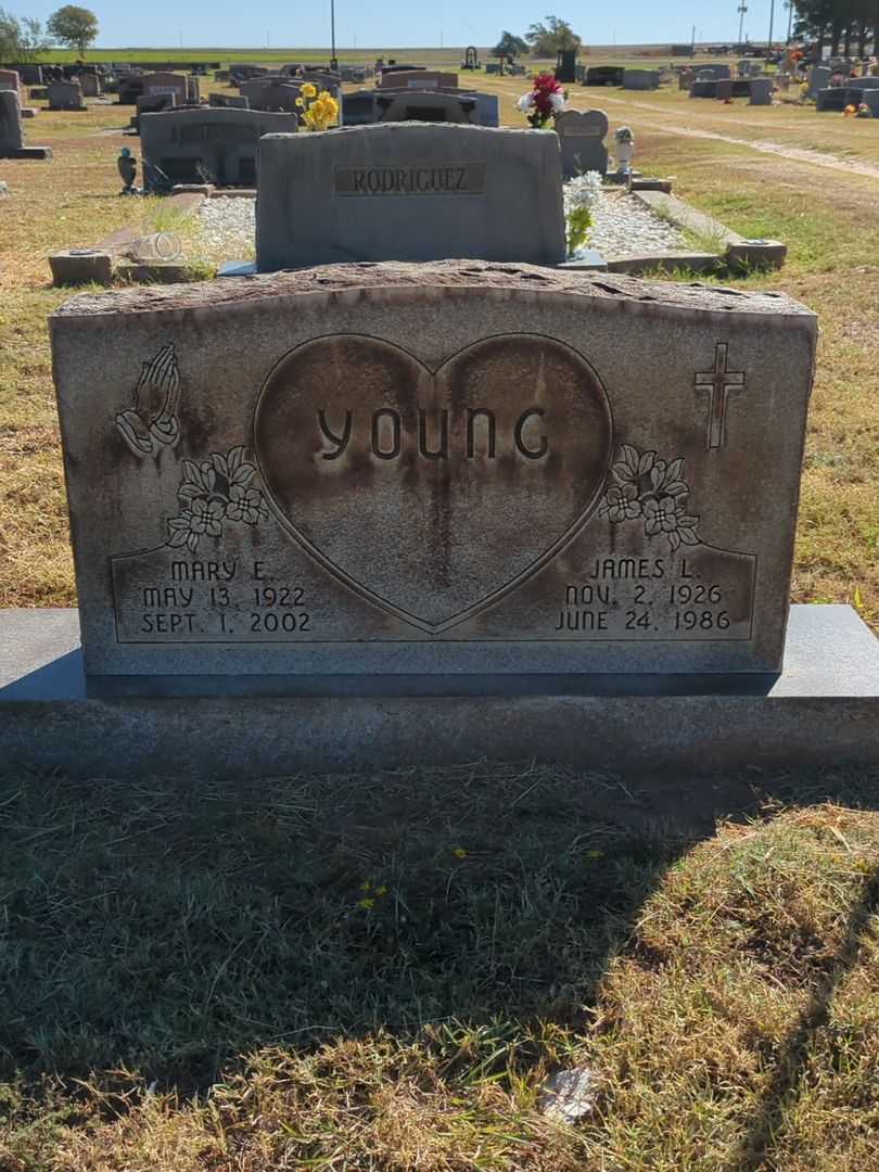 James Loyd Young's grave. Photo 1