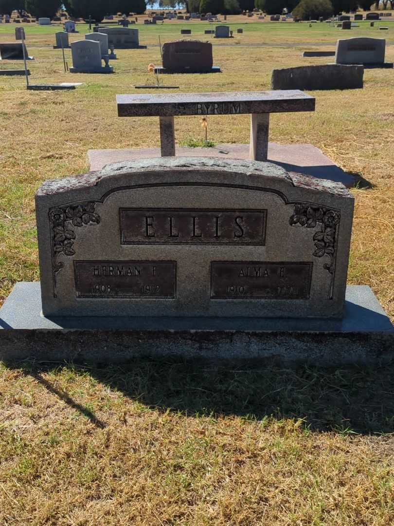 Alma E. Ellis's grave. Photo 1