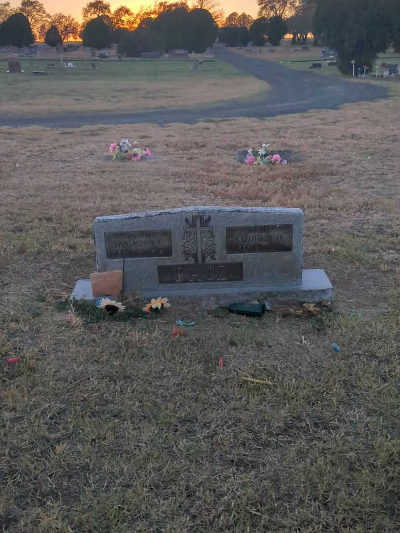 Cleotilde O. Paiz's grave. Photo 2