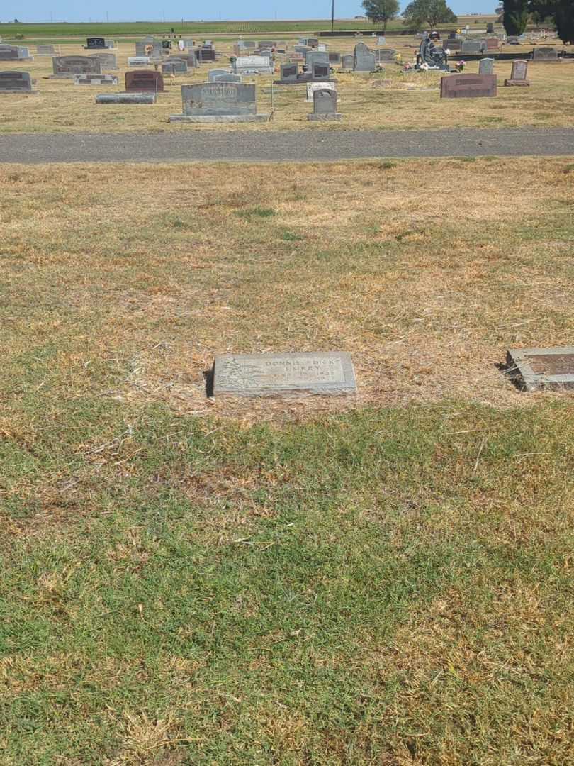 Donnie "Dick" Embry's grave. Photo 1