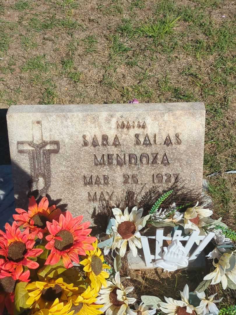 Sara Salas Mendoza's grave. Photo 2