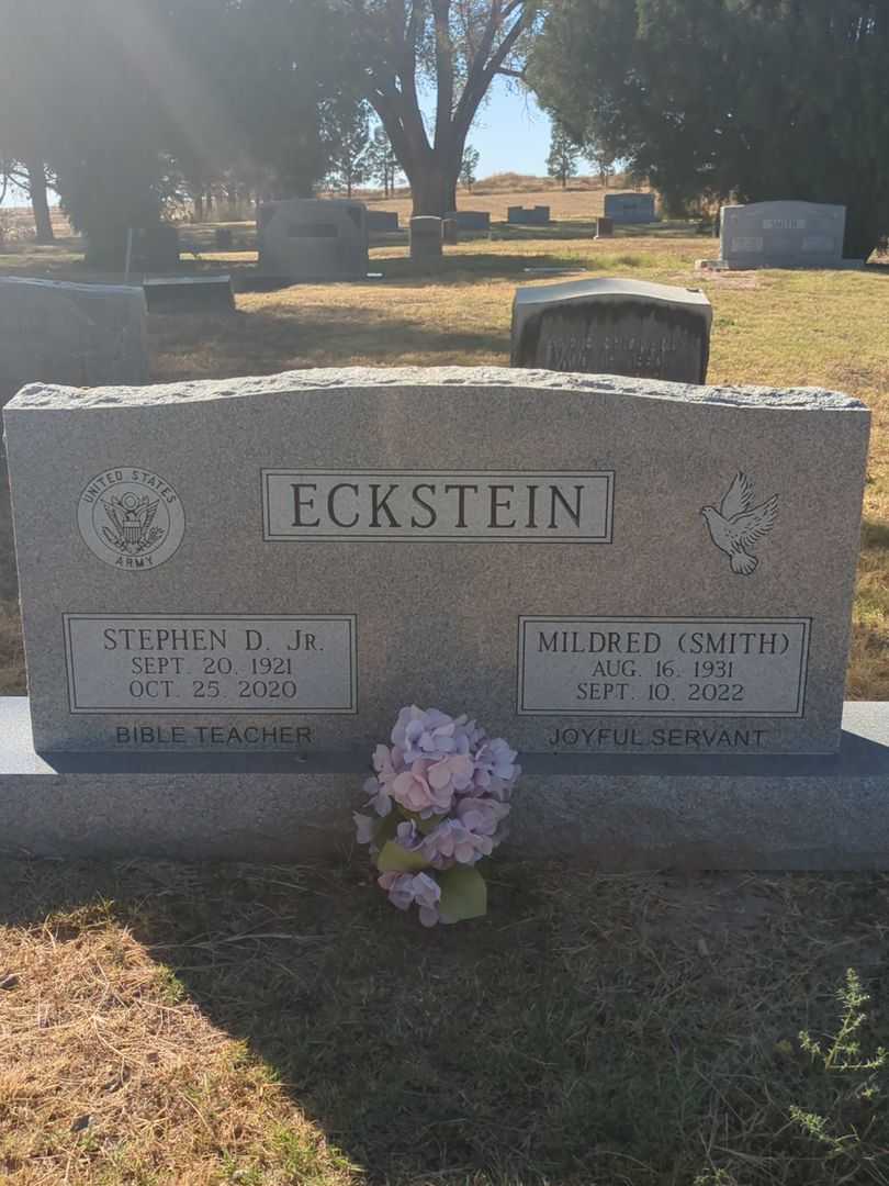 Stephen Daniel Eckstein Junior's grave. Photo 2