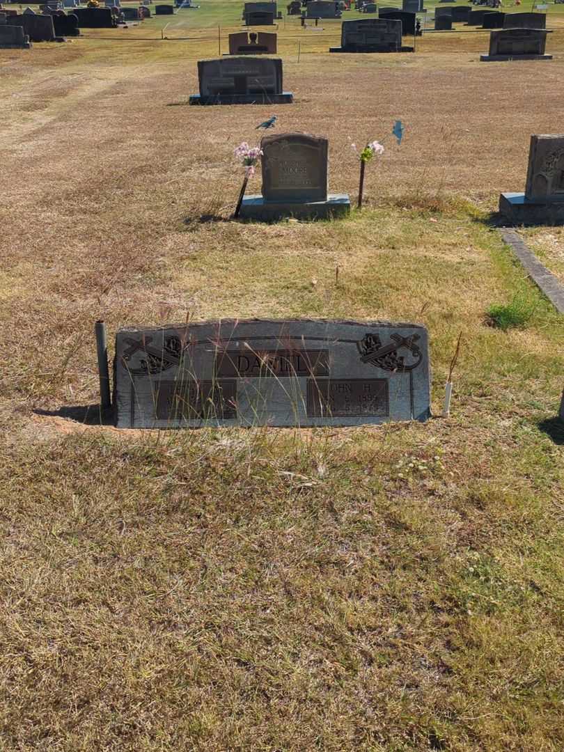 John H. Daniel's grave. Photo 2