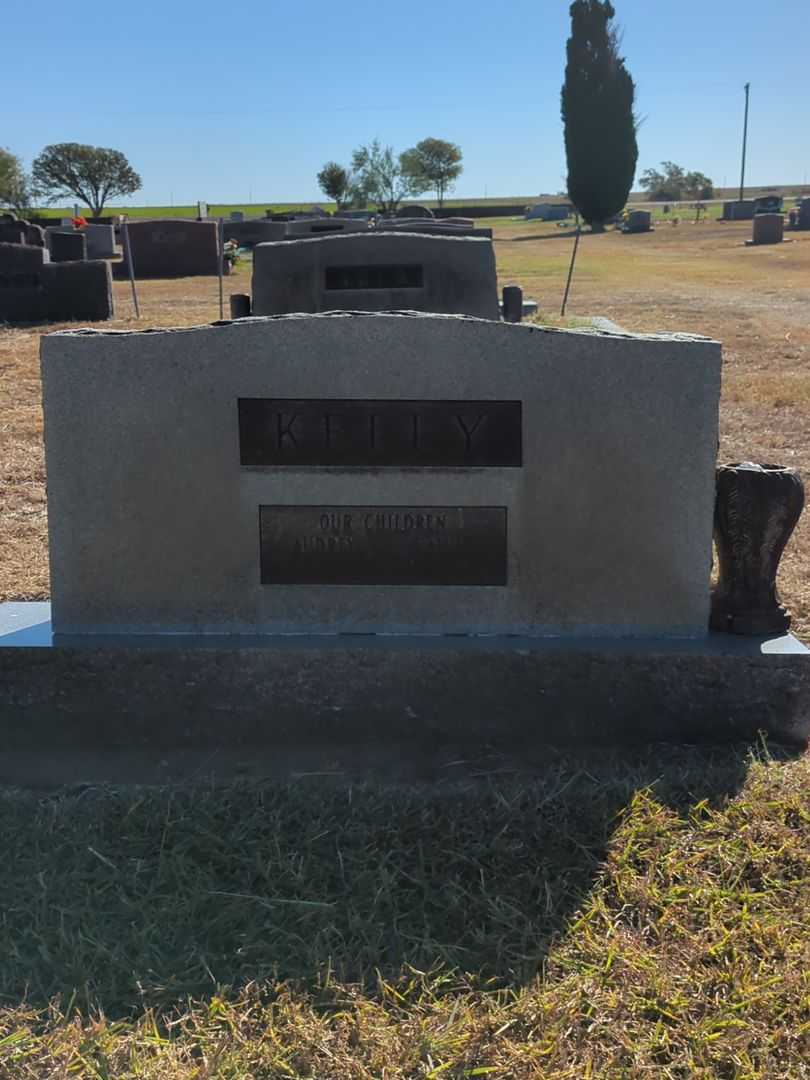 Fred Calvin Kelly's grave. Photo 3