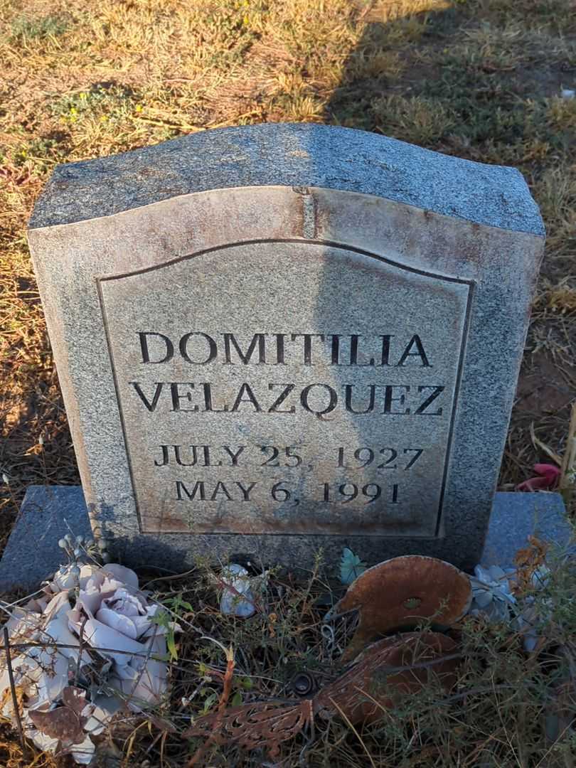 Domitilia Velazquez's grave. Photo 1