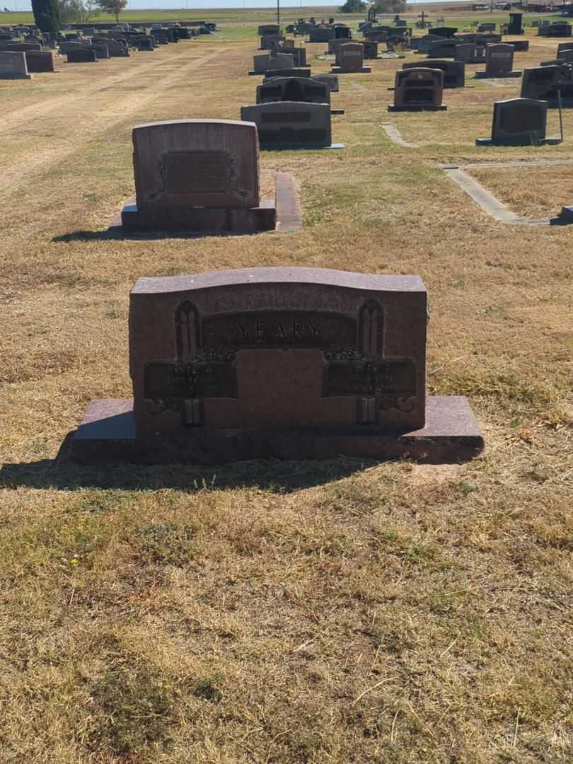 Ralph R. Yeary's grave. Photo 2