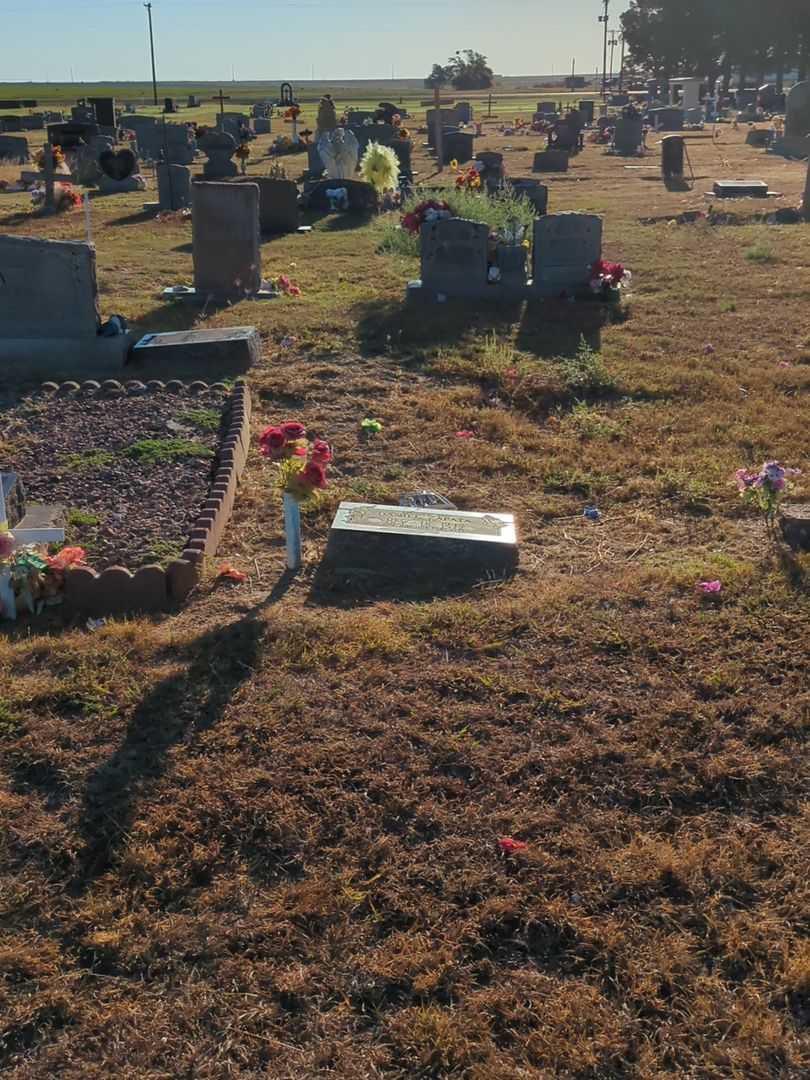Daniel "Smiley" Zapata's grave. Photo 2