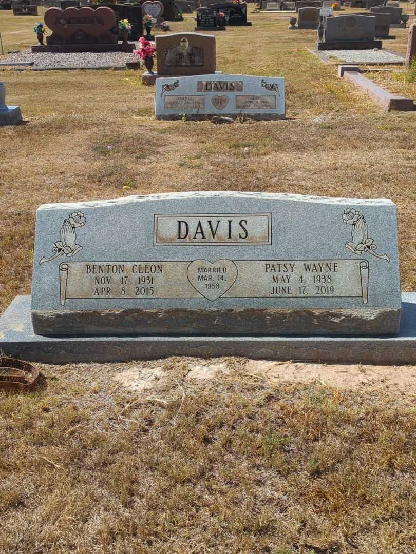 Benton Cleon Davis's grave. Photo 1