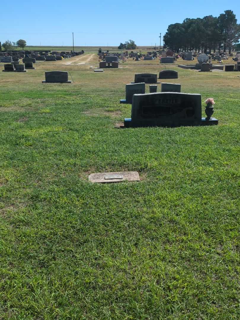 Alice Lamar's grave. Photo 1