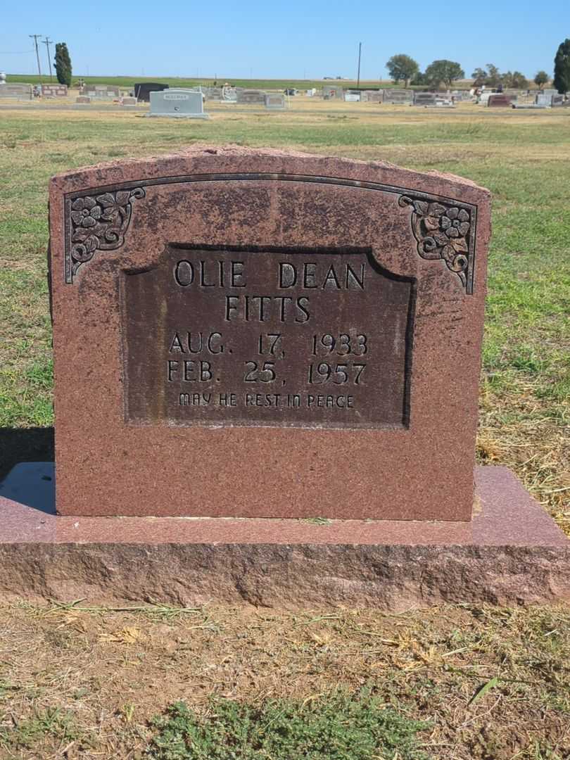 Olie Dean Fitts's grave. Photo 2