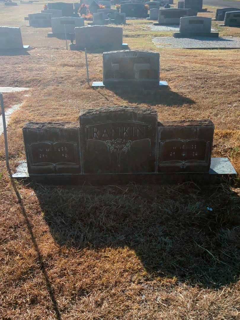 M. Louise Rankin's grave. Photo 2