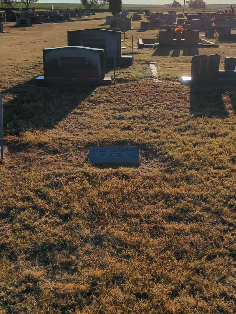 Edna Calvert's grave. Photo 2