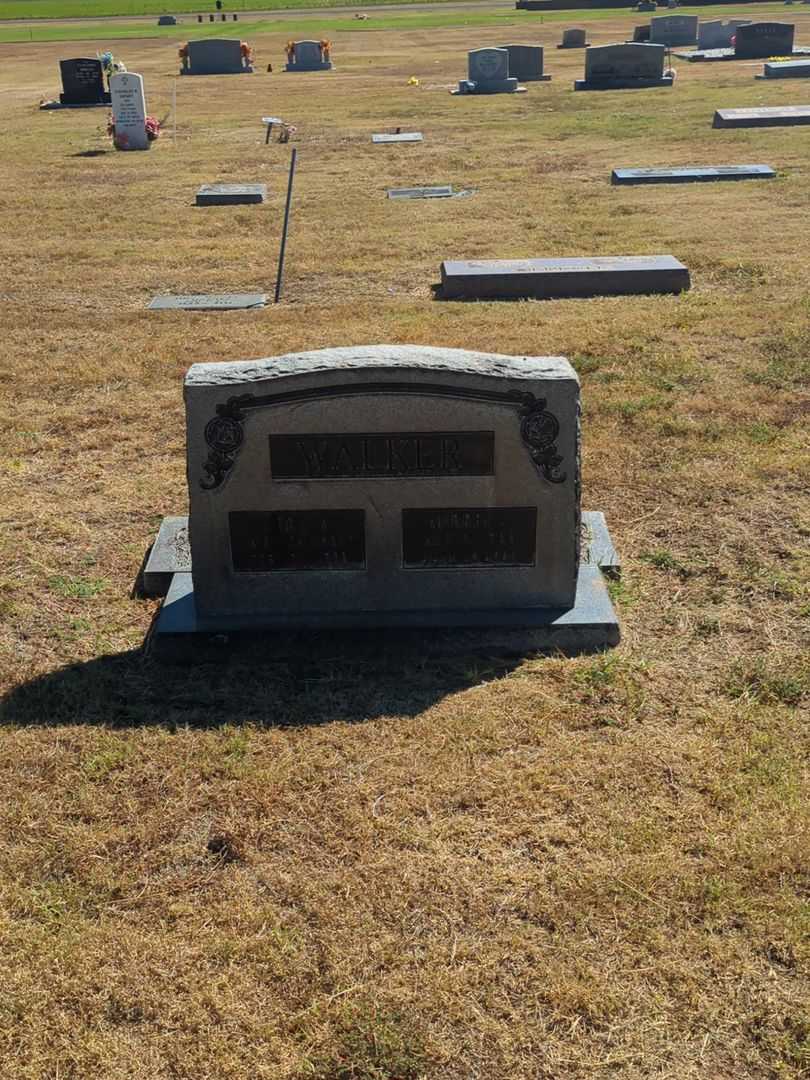 Vera A. Walker's grave. Photo 2